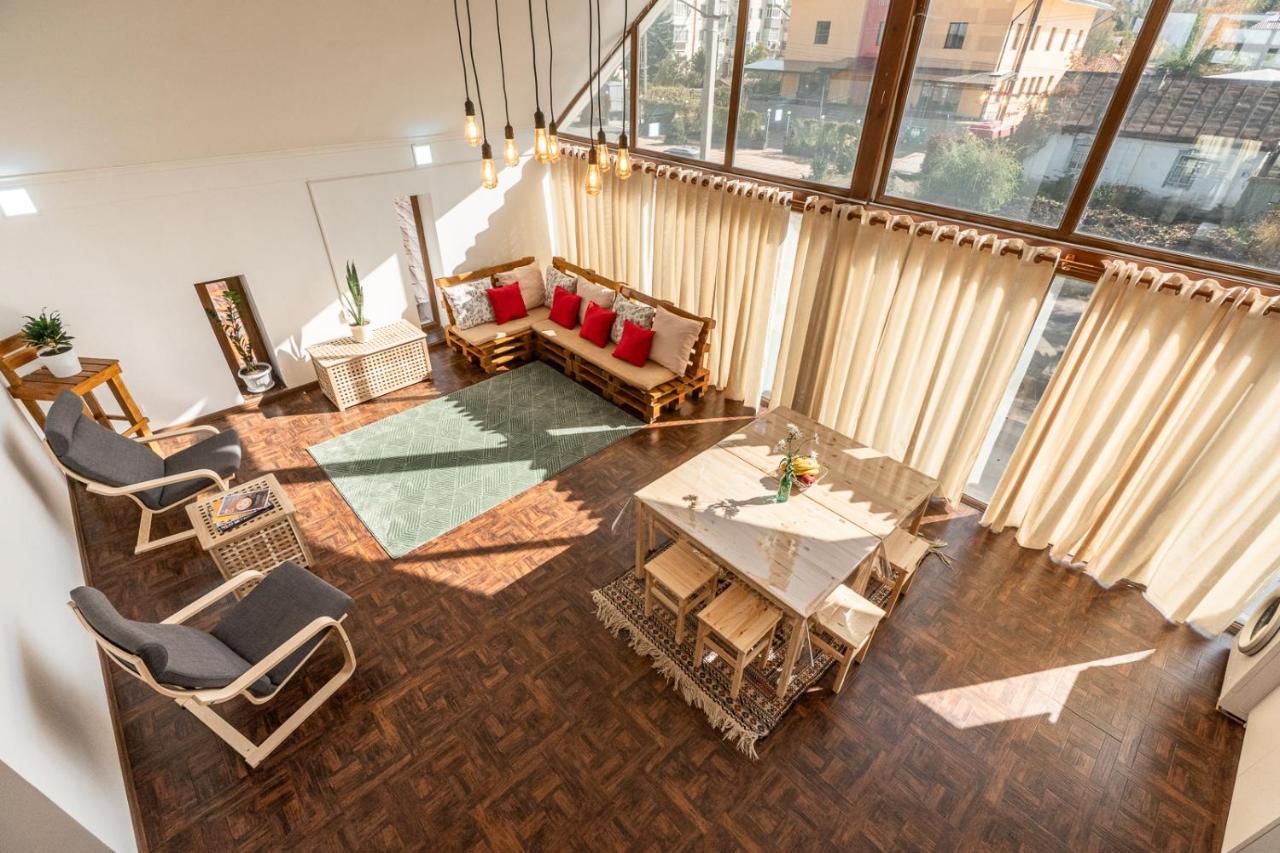 Хостел Modern Loft Lighthouse Каракол Екстер'єр фото